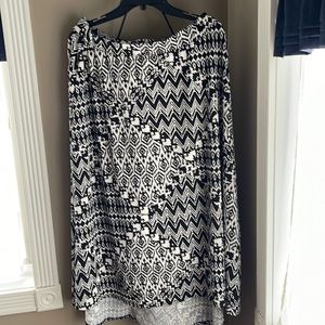 Avenue IKAT 14/16 -(XL) long hi low skirt -New